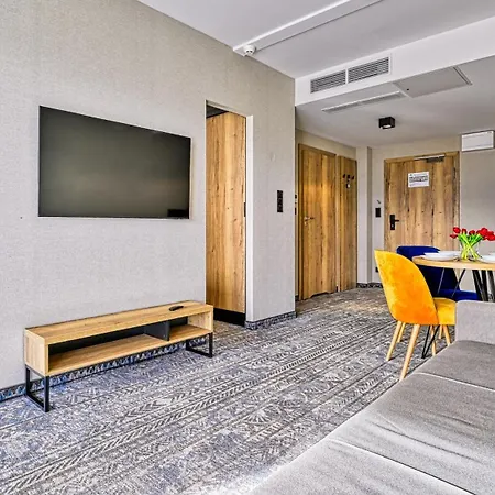 아파트 Zloty Horyzont, Sun & Snow 스클라르스카포렘바